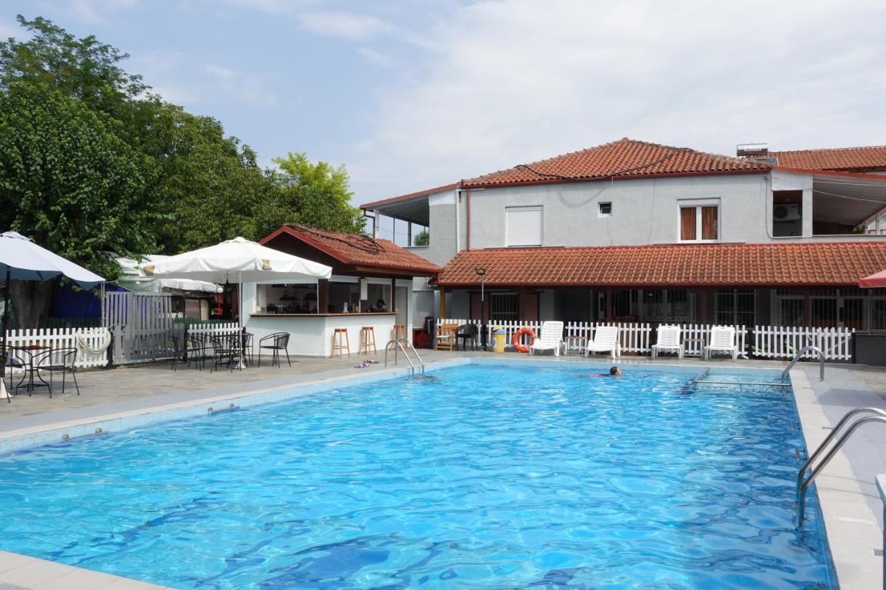 Camping Mitikas And Bungalows Plaka Litochorou Ngoại thất bức ảnh