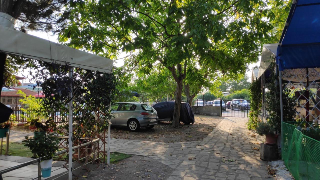 Camping Mitikas And Bungalows Plaka Litochorou Ngoại thất bức ảnh